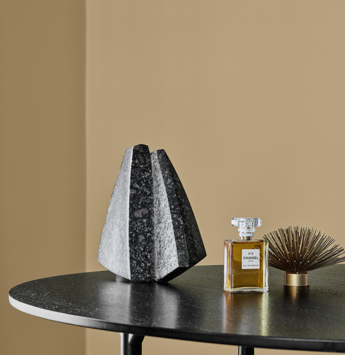 Jotun 12082 REFINED YELLOW – farveinspiration fra Jotun