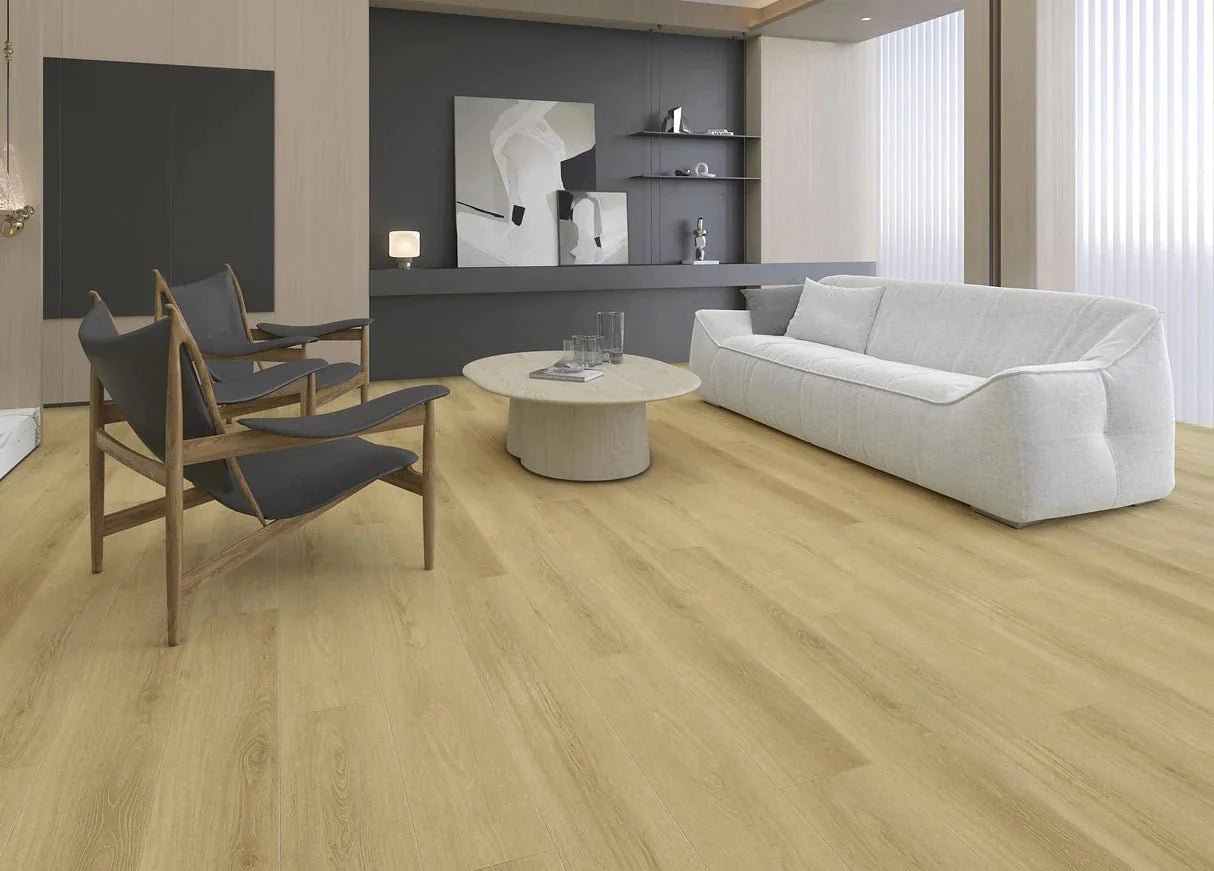 8mm - Luksus Vinyl Planke - VARM LYS EG - Komfort Click LVT - Malprivat.dk